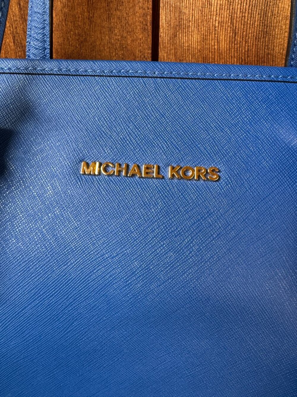 Michael Kors Jet Set Travel Large Top Zip Leather Royal Blue Tote Bag w/Charm - Picture 3 of 16